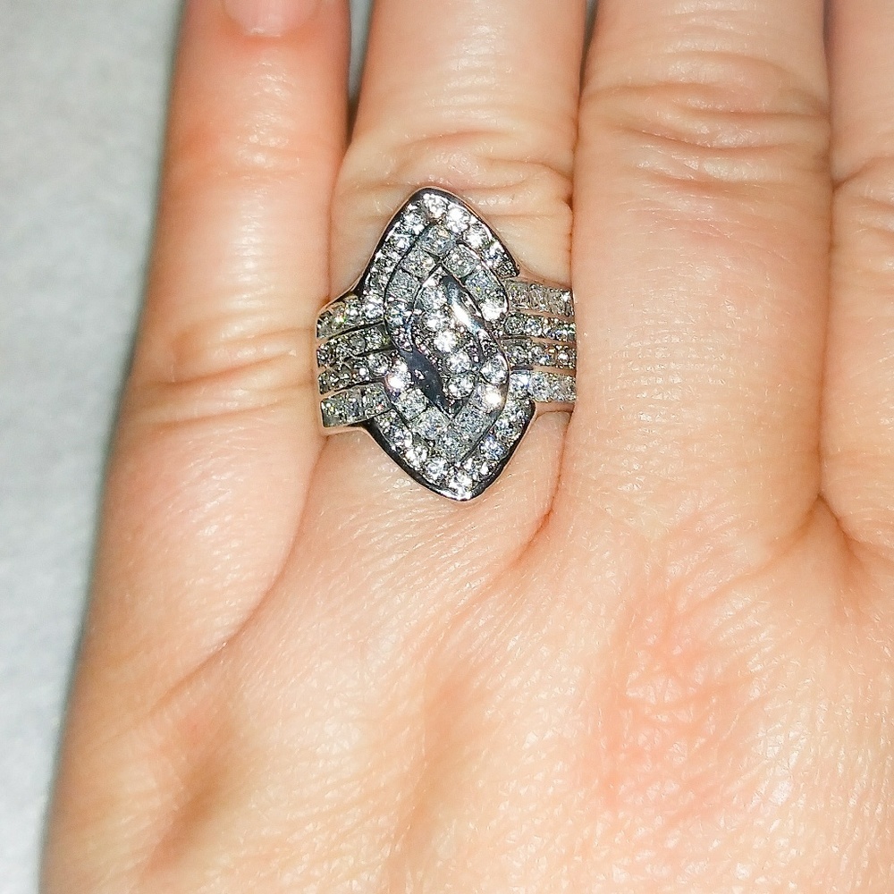 🎀Shimmering Geometrical Shape Crystal Ring - Picture 3 of 4